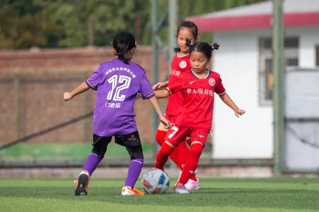 世界杯-巴萨边锋双响 加维传射 西班牙7-0大胜